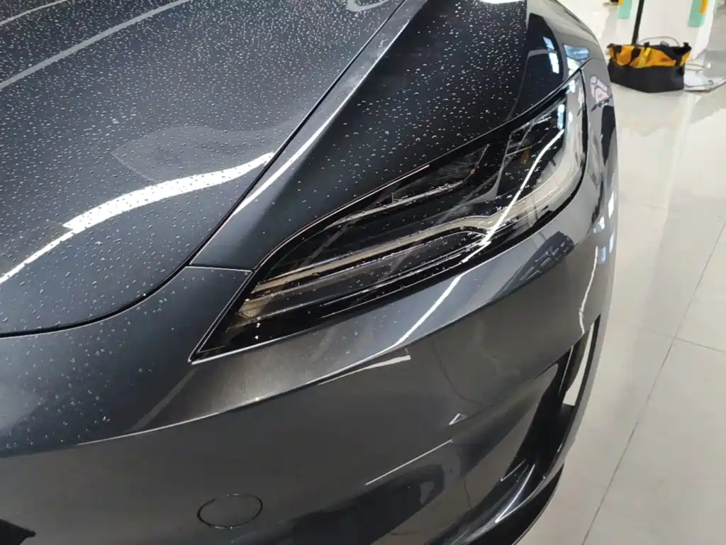 Фото 18 - Tesla Model 3