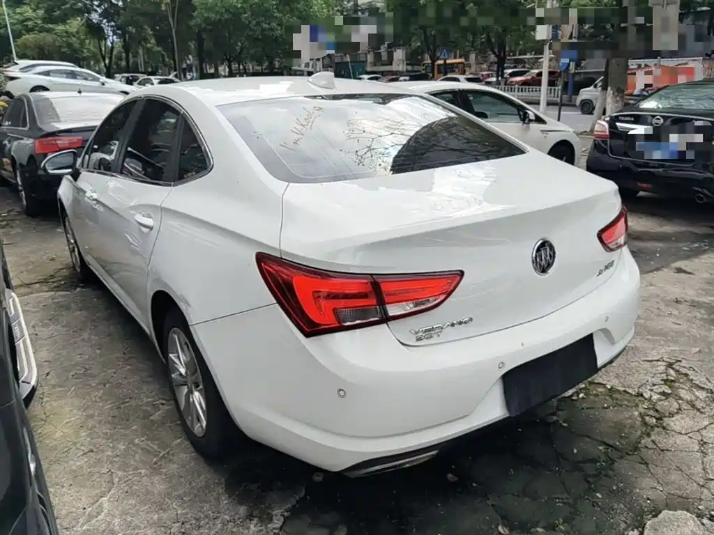 Buick Verano 2018 Sedan 20T Dual Clutch Leading фото 5