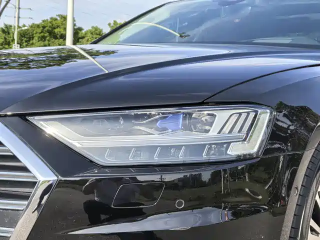 Audi A8 2021 A8L 55 TFSI quattro Premium — фото 4