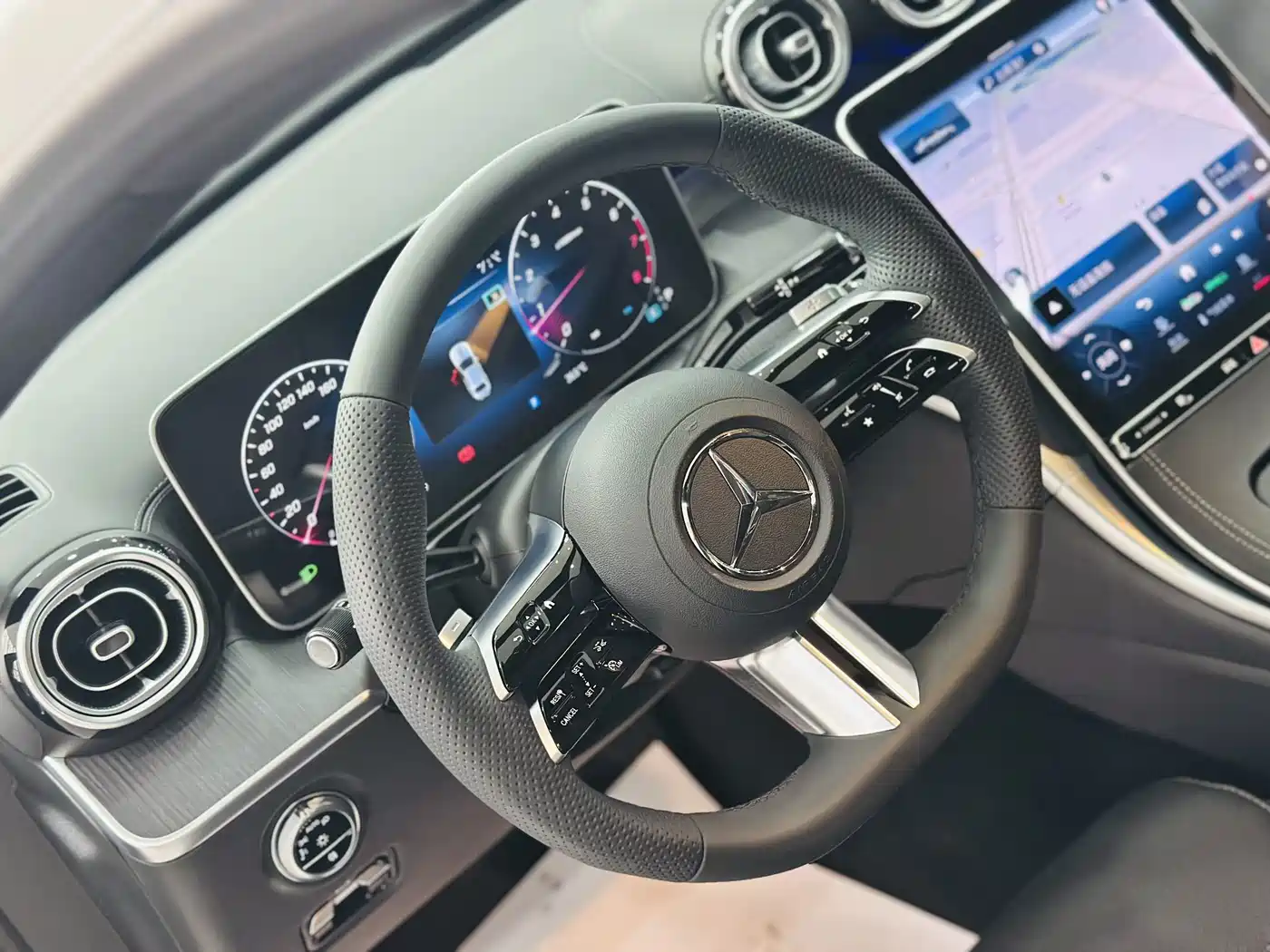 Mercedes-Benz C-Class 2024 C 260 L Night Edition Sport фото 12