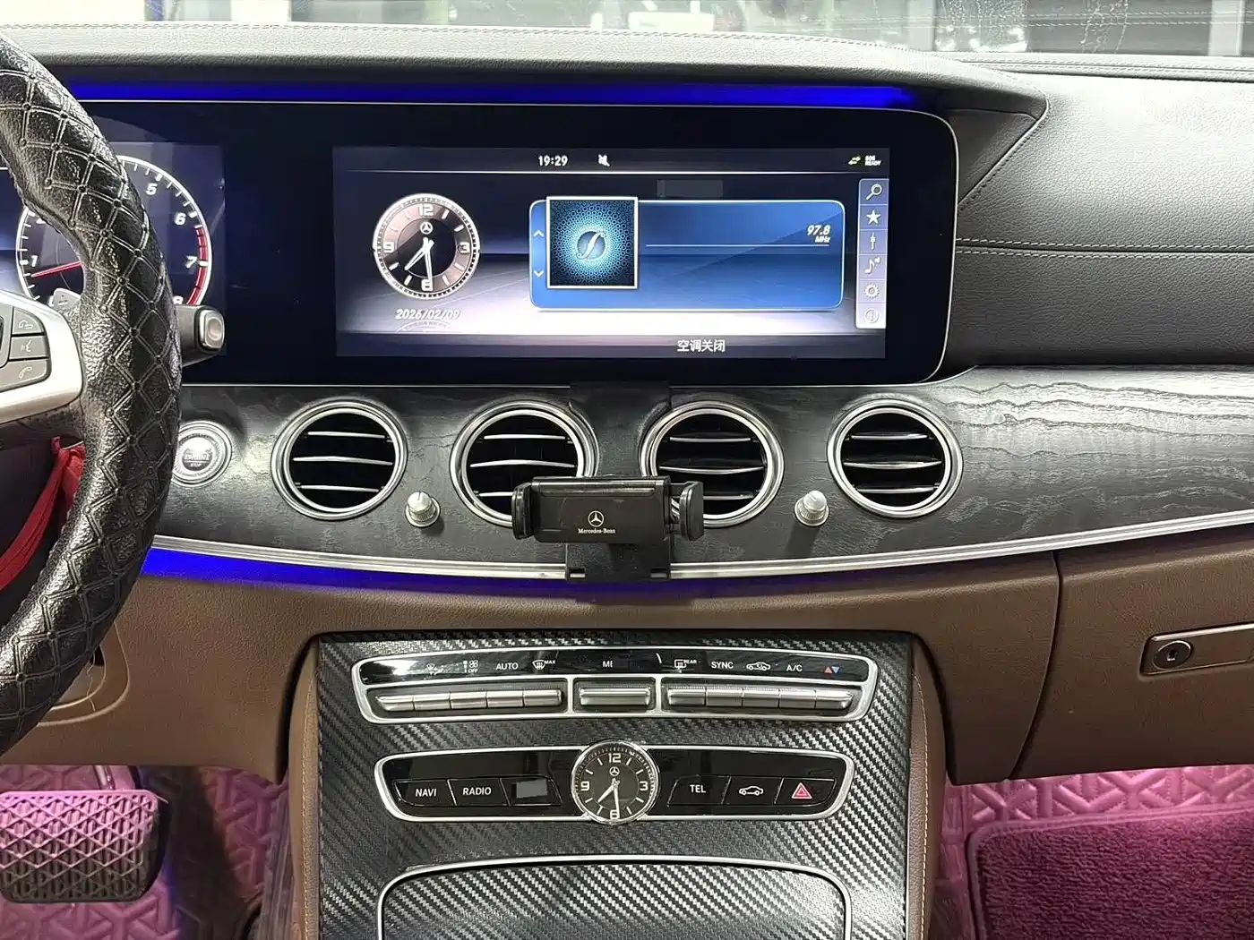 Mercedes-Benz E-Class 2016 E 300 L Sport Fashion Type фото 3