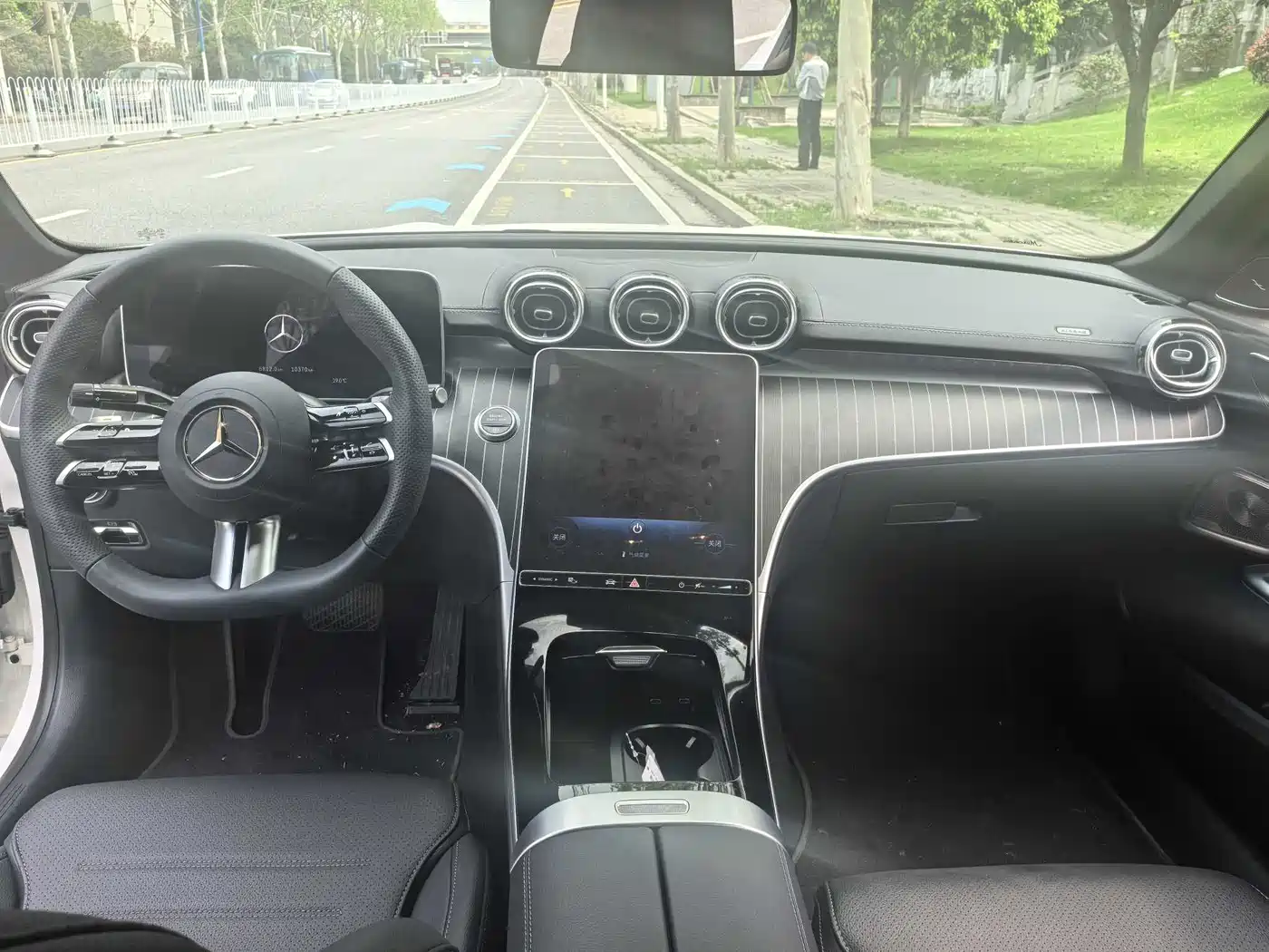 Mercedes-Benz C-Class 2024 C 260 L Night Edition Sport фото 6