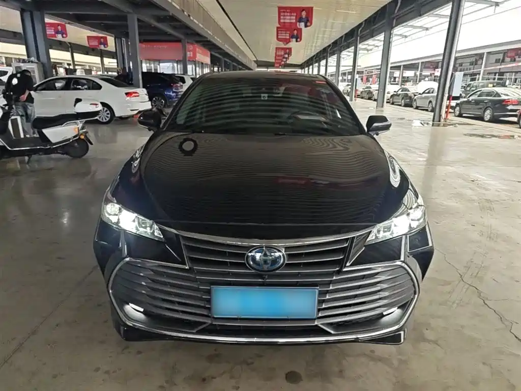 Toyota Avalon 2019 Hybrid 2.5L Luxury Edition China VI фото 3