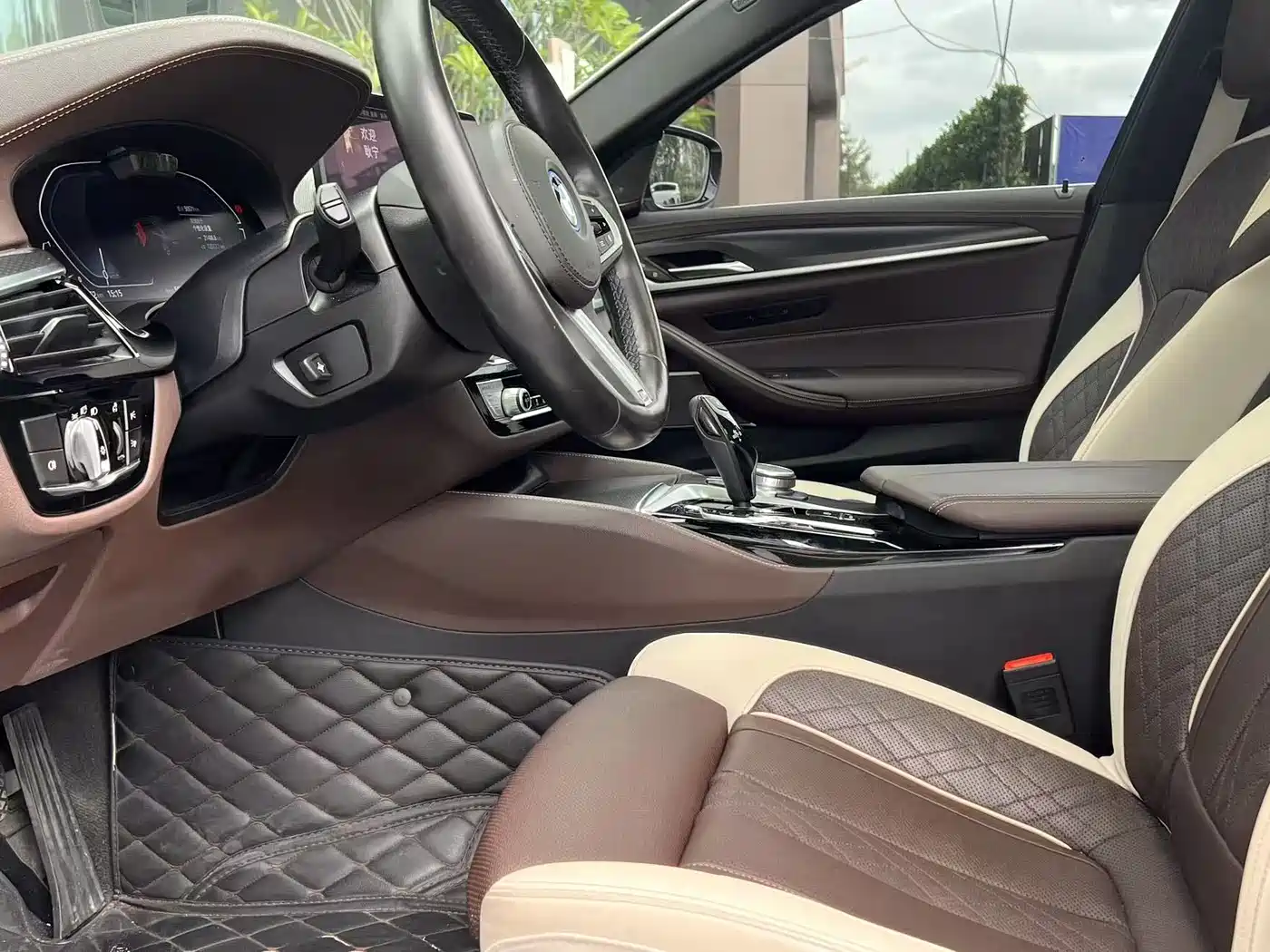 BMW 5 Series New Energy 2022 Facelift 535Le Pioneer M Sport Package фото 9