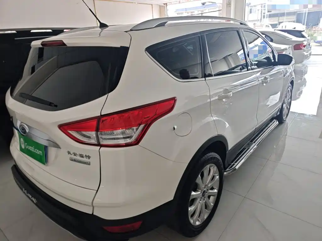 Фото 7 - Ford Kuga