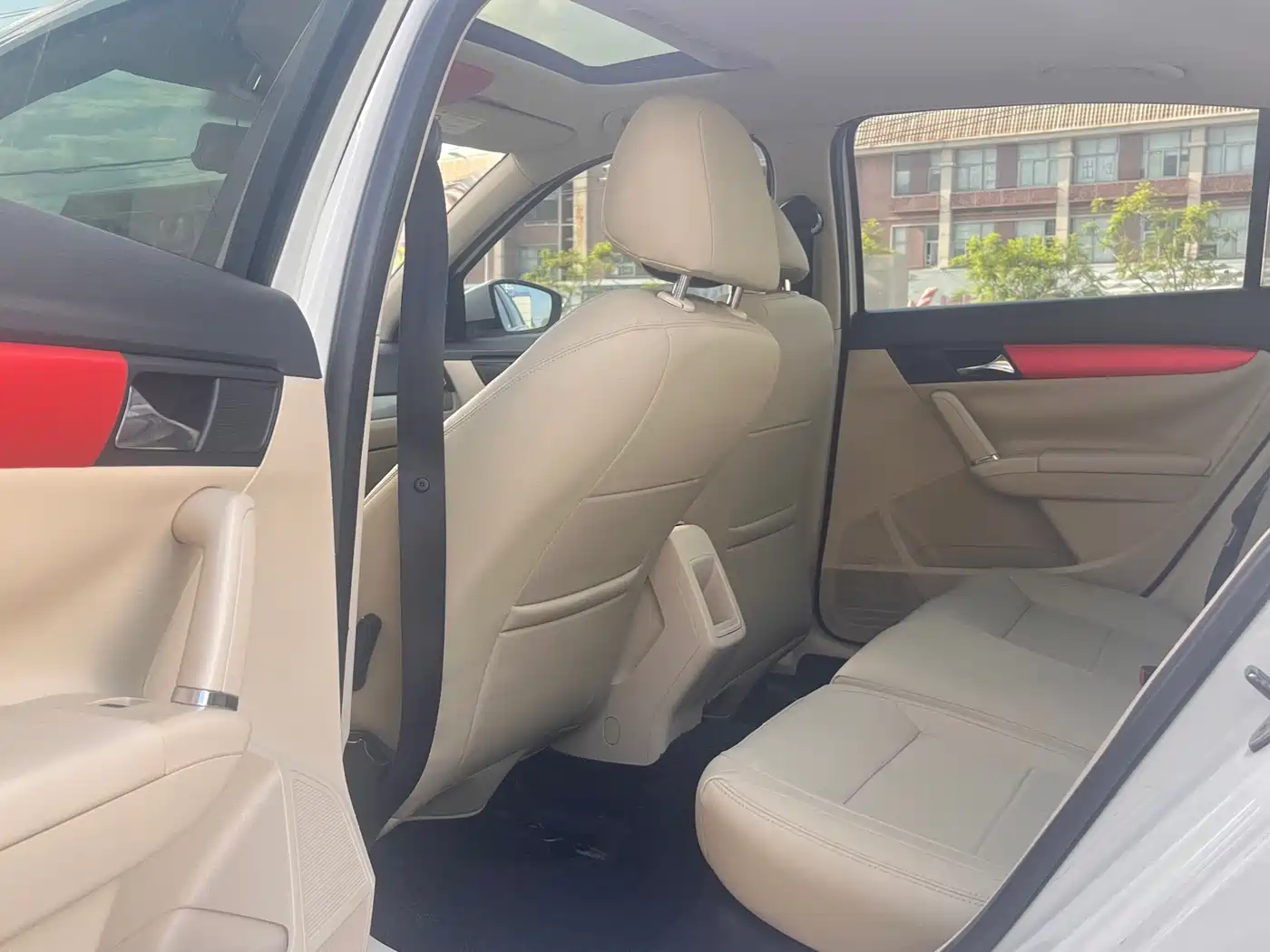 Volkswagen Lavida 2013 Facelift 1.4TSI DSG Comfort фото 7