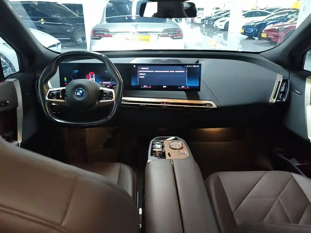 BMW iX 2022 xDrive40 фото 10