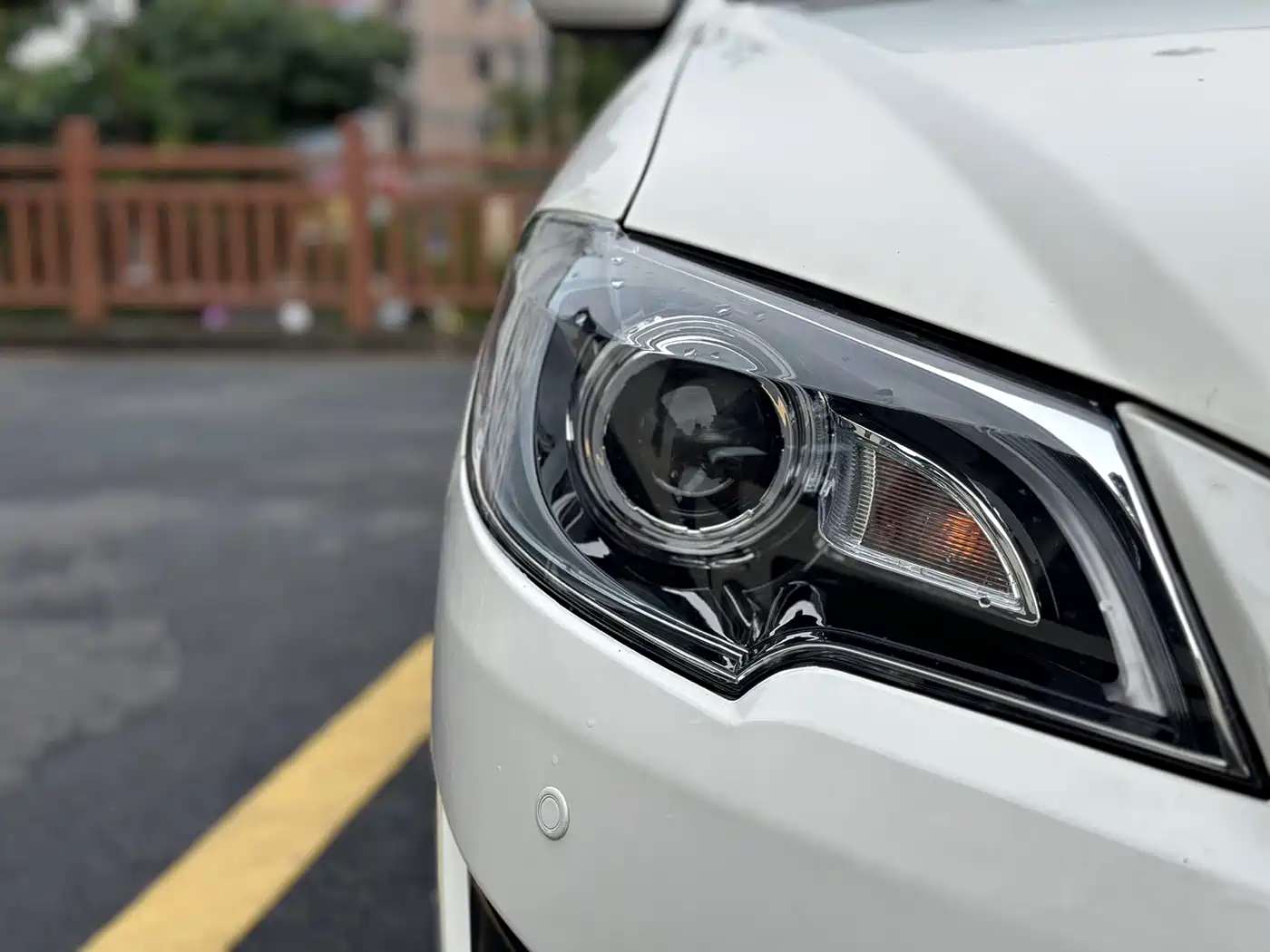 Toyota Corolla 2013 1.6L Automatic Luxury фото 3