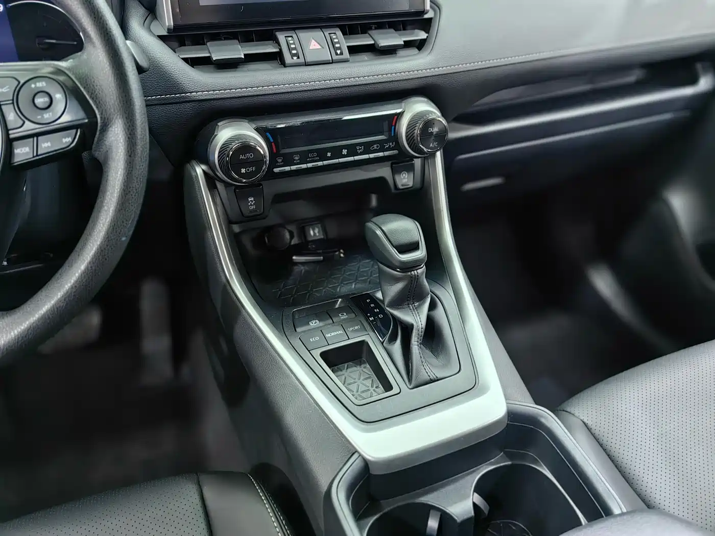 Toyota RAV4 Rongfang 2021 2.0L CVT 2WD Trend фото 6
