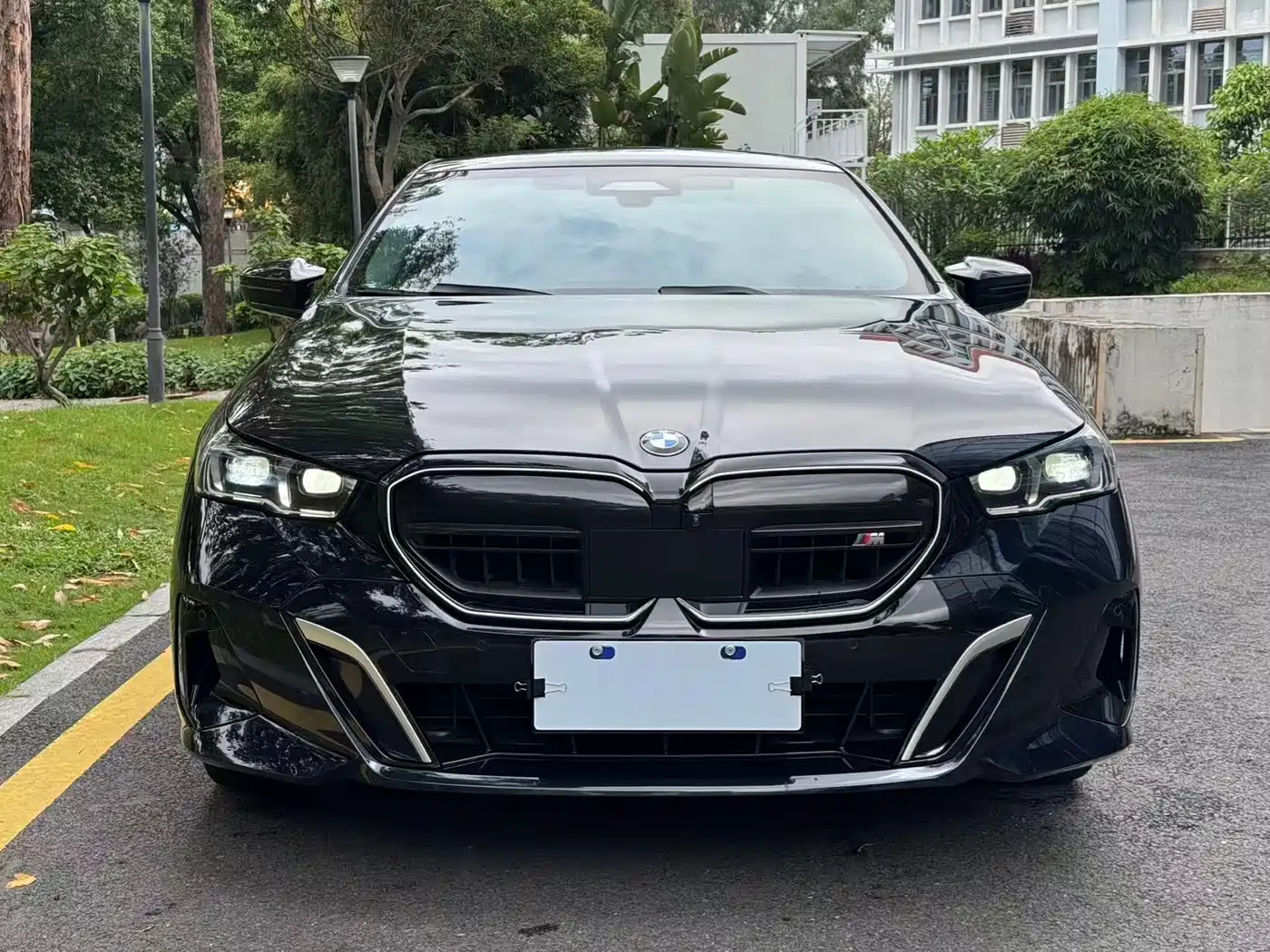 BMW 5 Series 2024 530Li Premium M Sport Package фото 3