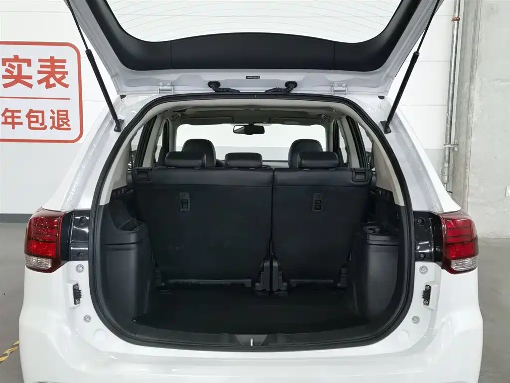 Mitsubishi Outlander 2018 2.0L 2WD Glory Edition 5-seater фото 16