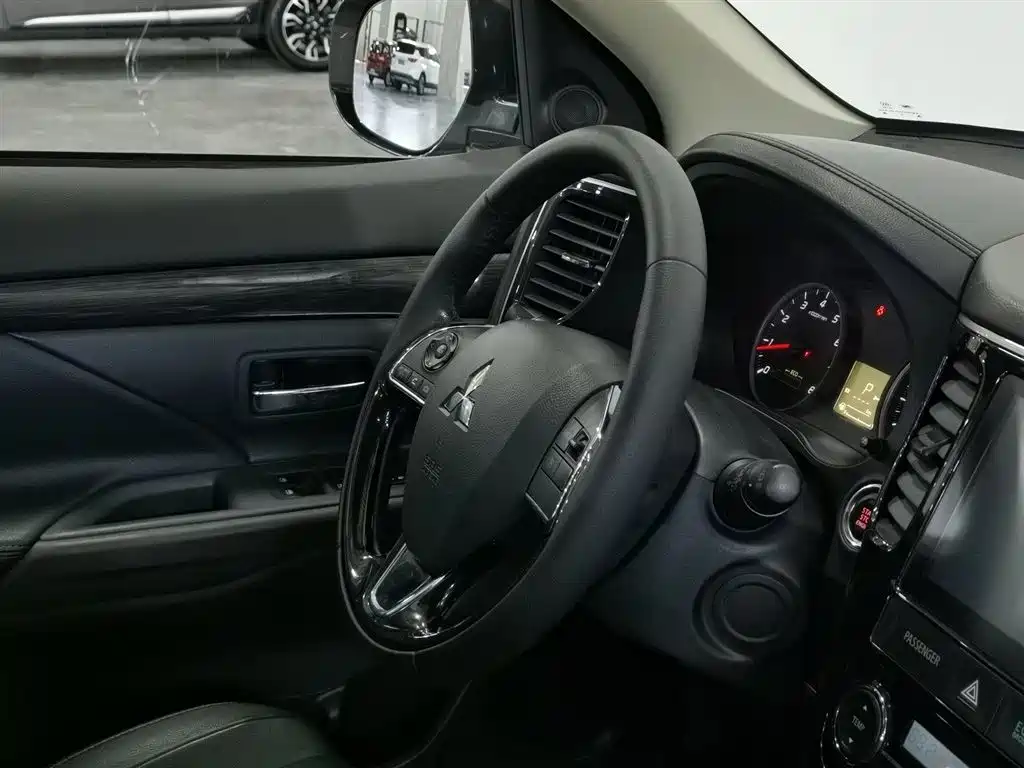 Mitsubishi Outlander 2018 2.0L 2WD Glory Edition 5-seater фото 22