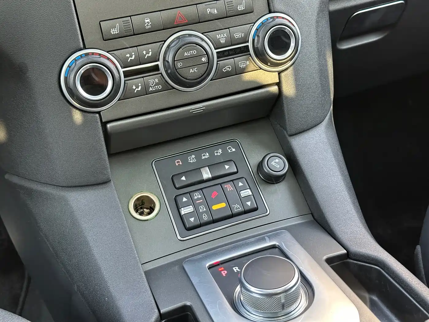 Land Rover Discovery 2012 3.0 SDV6 HSE Diesel фото 17