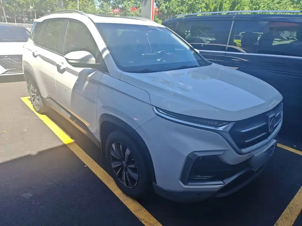 Baojun 530 2018 2018 1.5T Manual Premium Model China V