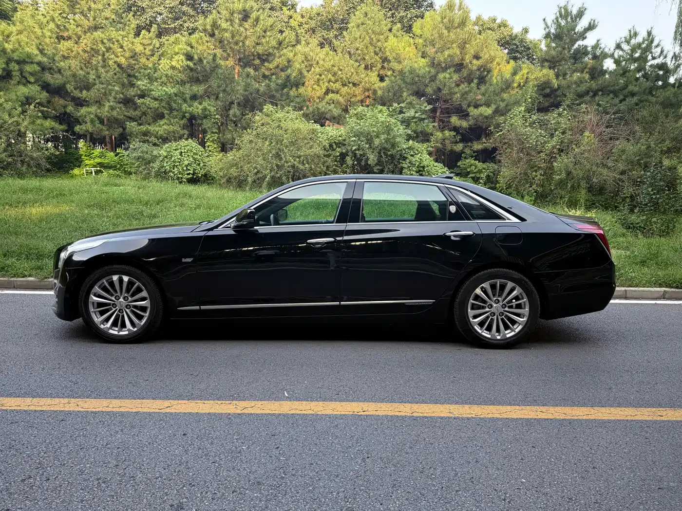 CADILLAC CT6 PLUG IN