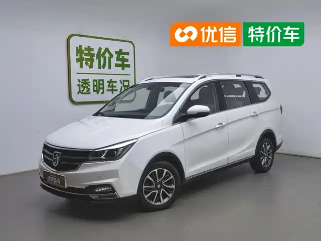 Baojun Baojun 730 2017 1.5T DCT Flagship 7-seater China V