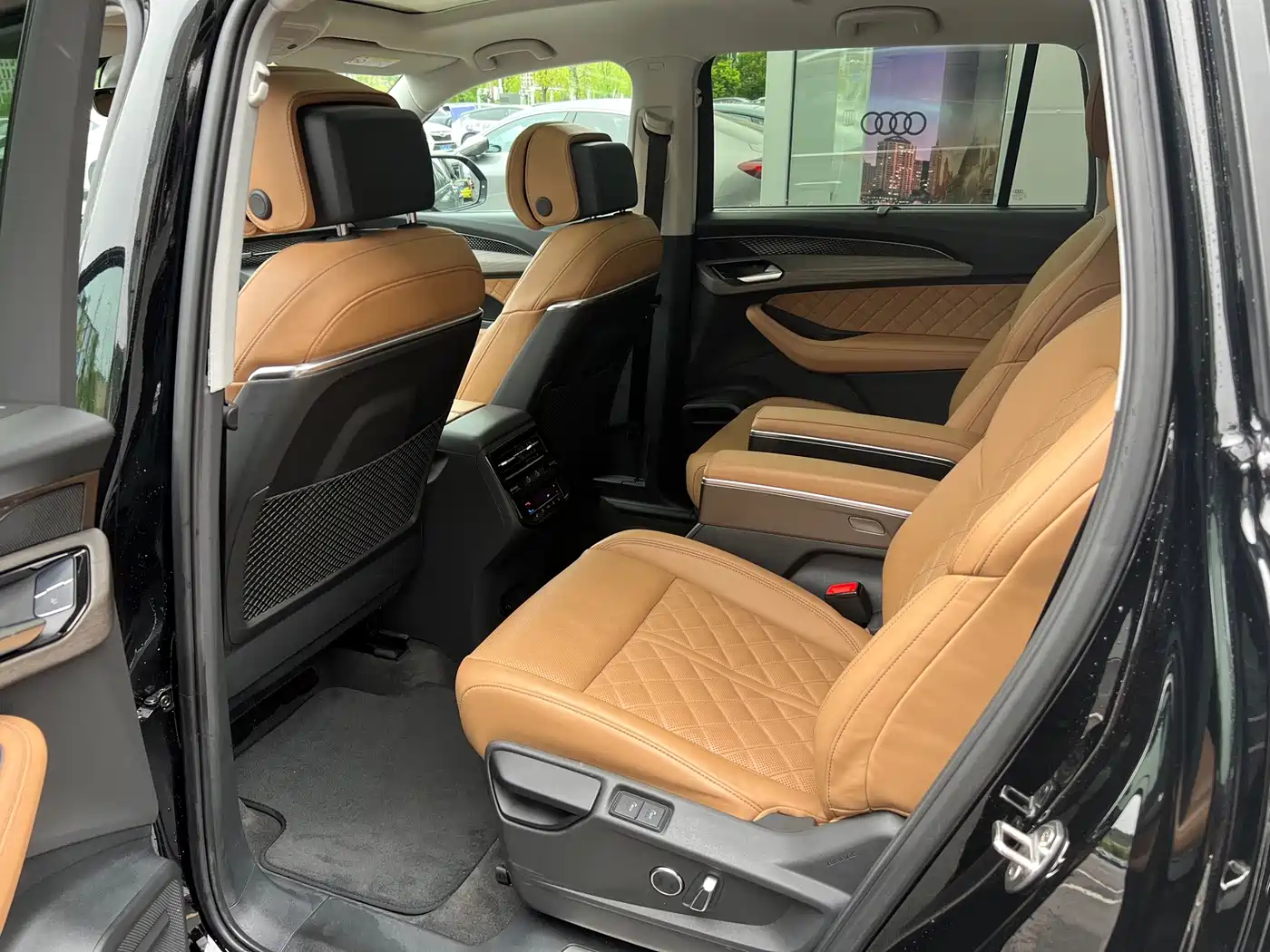 Audi Q6 2025 2024 45 TFSI quattro Qi Yun Yu Lin Package 6-seater