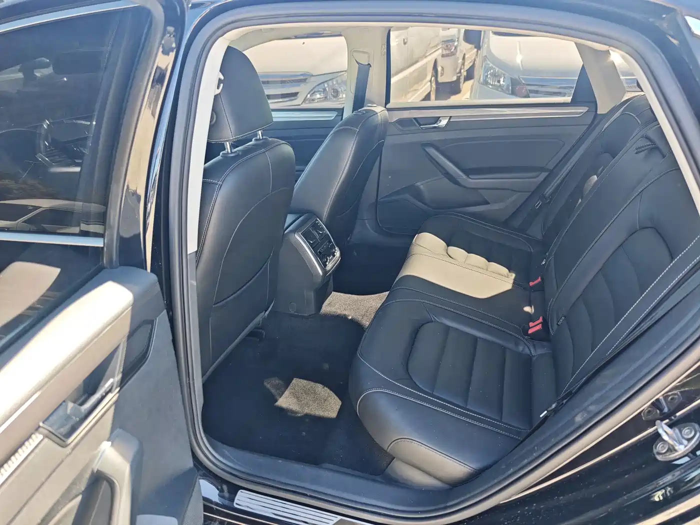 Volkswagen Passat 2015 1.8TSI Automatic Prestige Edition фото 8