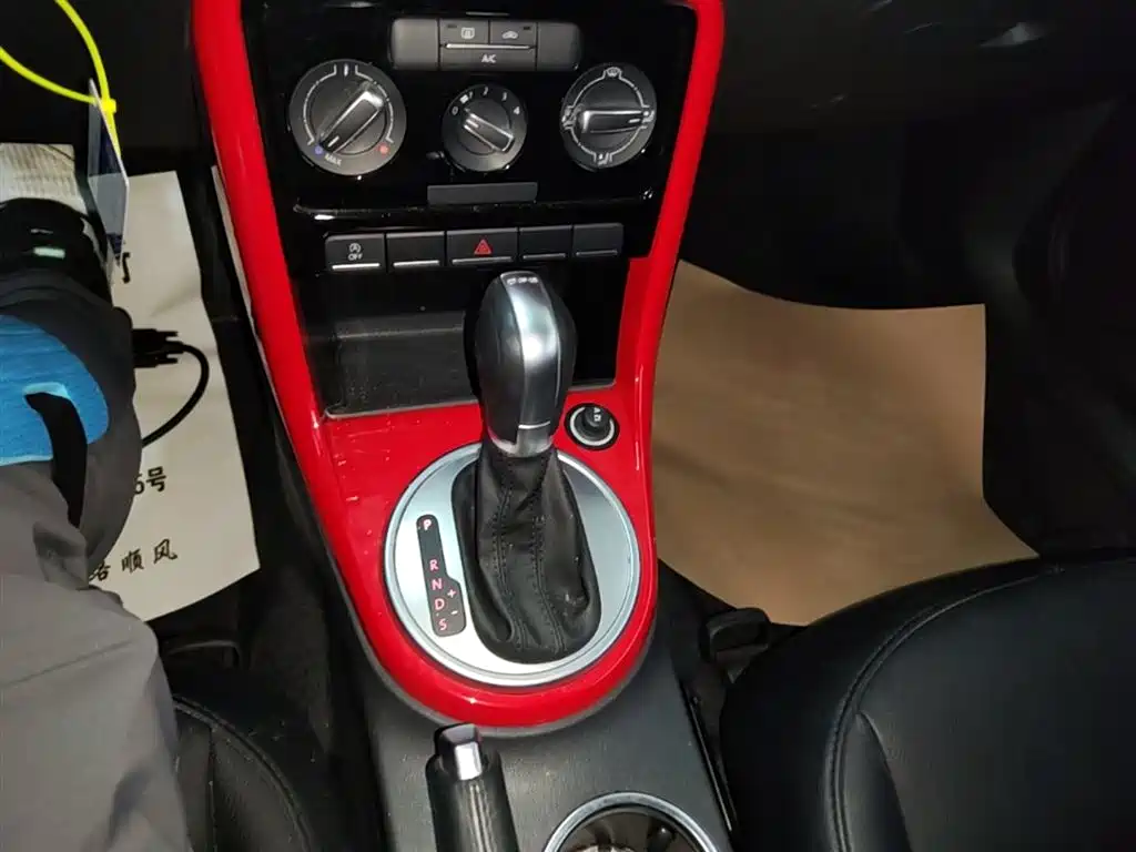 Volkswagen Beetle 2018 180TSI Easy Joy Edition фото 14