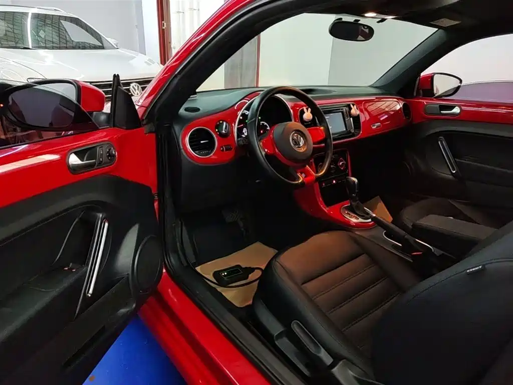 Volkswagen Beetle 2018 180TSI Easy Joy Edition фото 16