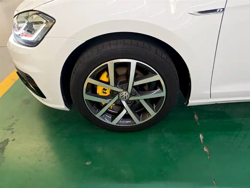 Volkswagen Golf 2020 Beloved Edition 200TSI DSG Comfort Progressive фото 23