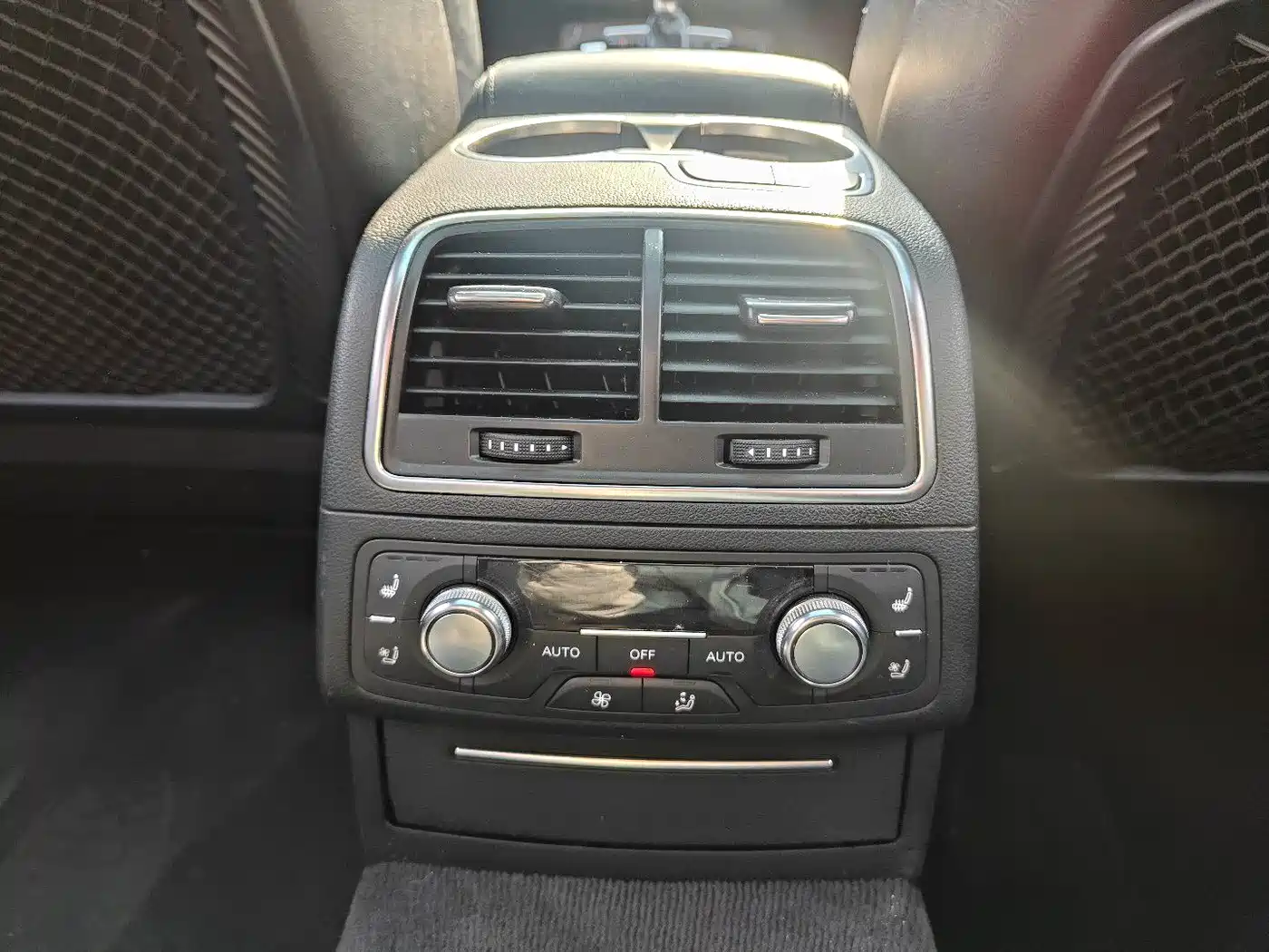 Audi A6L 2012 50 TFSI quattro Luxury фото 9
