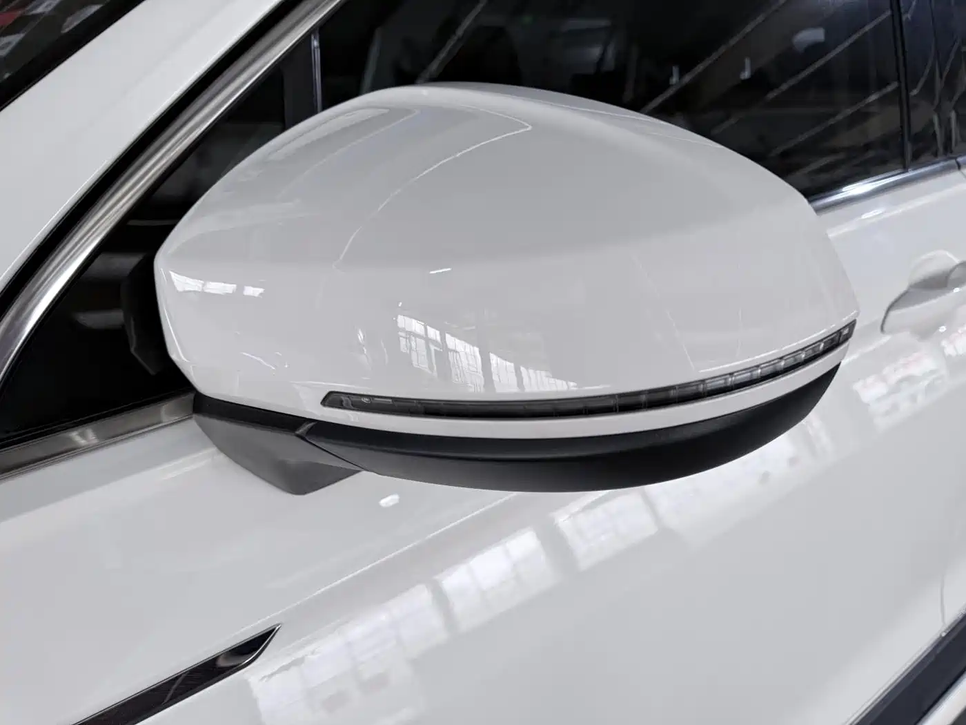 Volkswagen Tiguan L 2018 Facelift 330TSI Automatic 2WD Luxury Edition фото 7