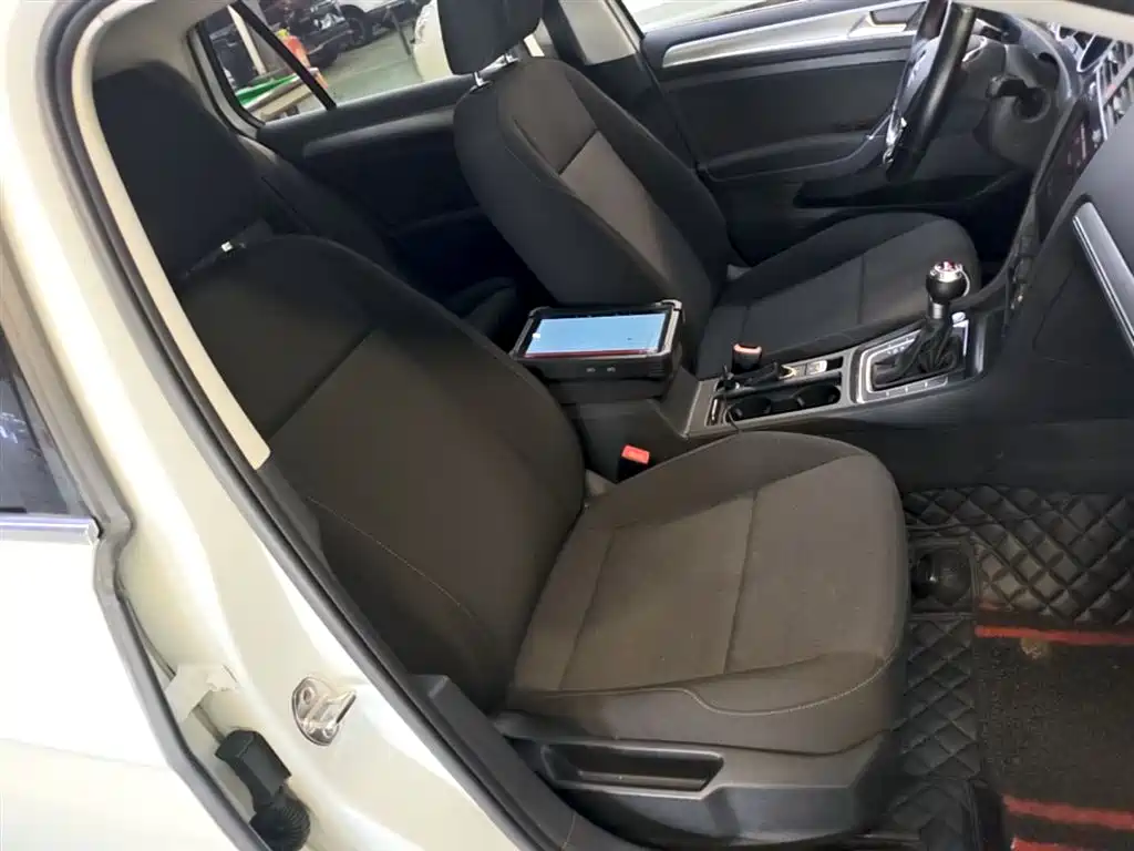 Volkswagen Golf 2020 Beloved Edition 200TSI DSG Comfort Progressive фото 25