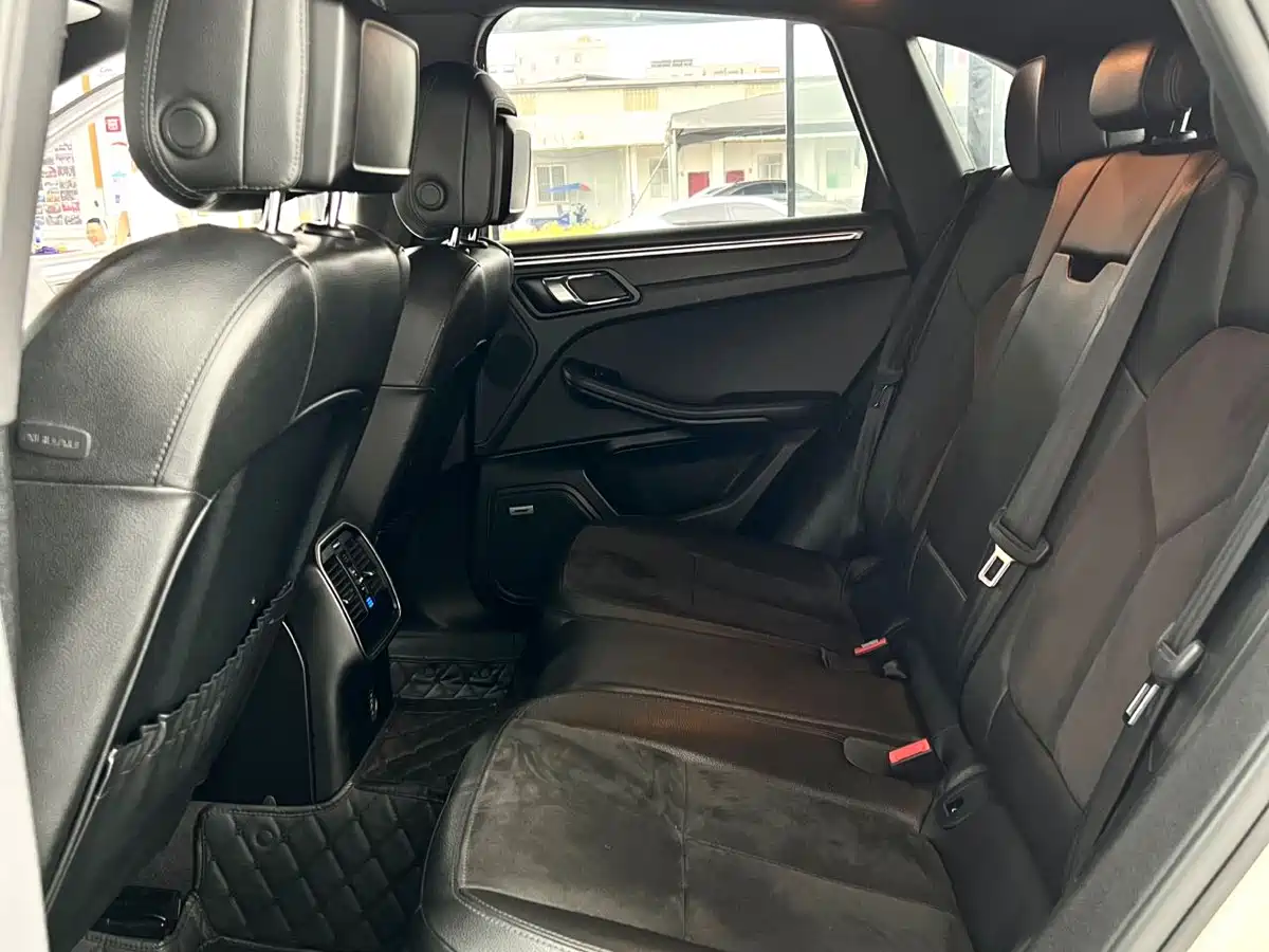 Porsche Macan 2017 Macan 2.0T фото 9