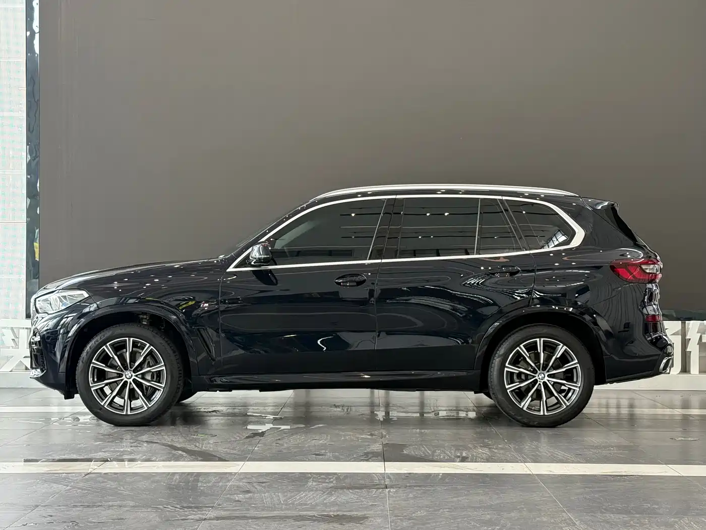 BMW X5 (Import) 2020 xDrive40i M Sport Package фото 4