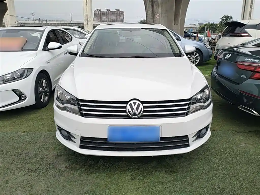 Volkswagen Bora 2014 1.6L Manual Comfort Edition фото 3