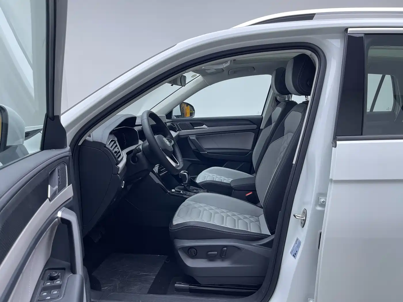 Volkswagen Tayron 2026 Model Shared Edition 300TSI фото 10