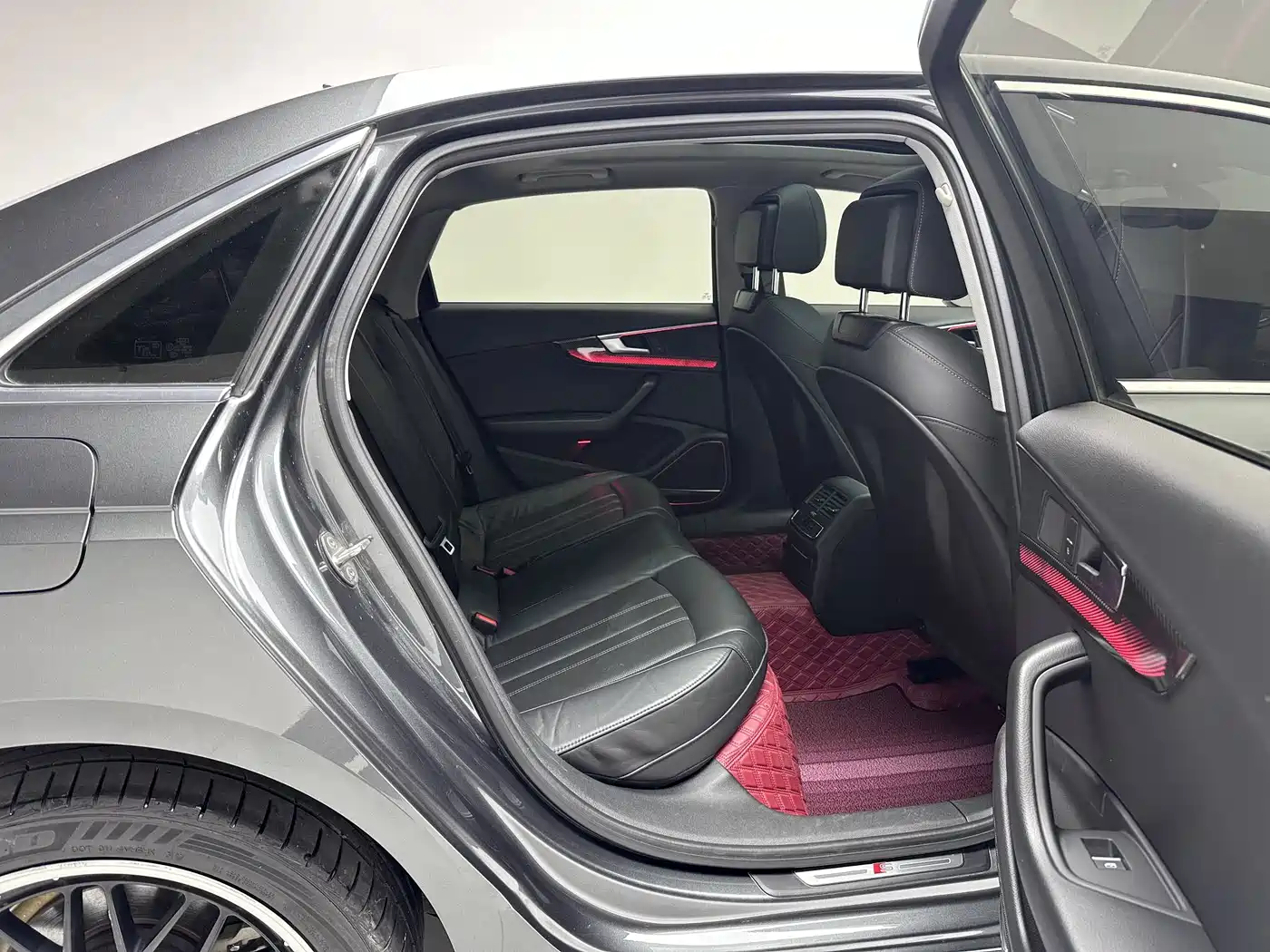 Audi A4L 2021 40 TFSI Premium Life Edition фото 13