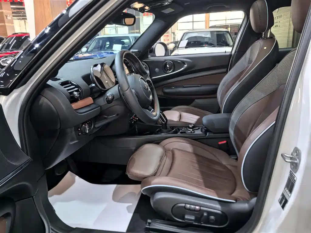 MINI CLUBMAN