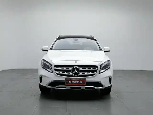 Mercedes-Benz GLA 2018 GLA 200 Fashion — фото 3