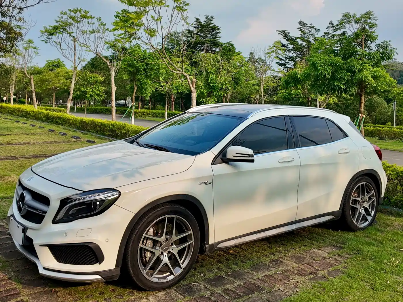 Mercedes-Benz GLA AMG 2015 2015 AMG GLA 45 4MATIC