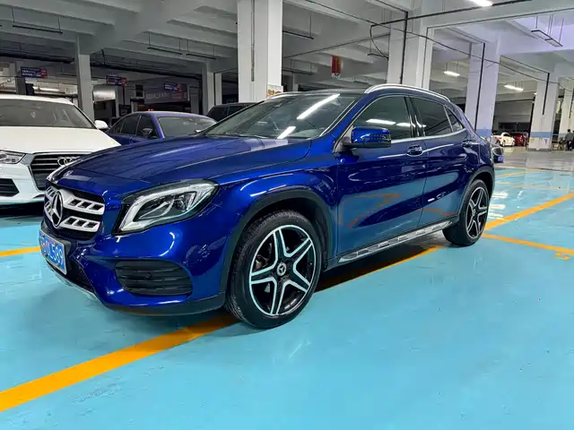MERCEDES-BENZ GLA