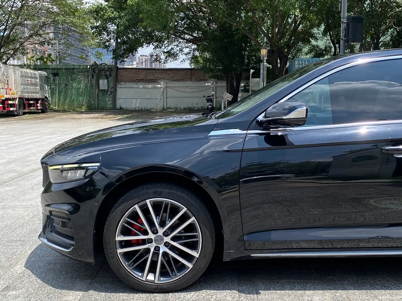 Фото 8 - Geely Preface