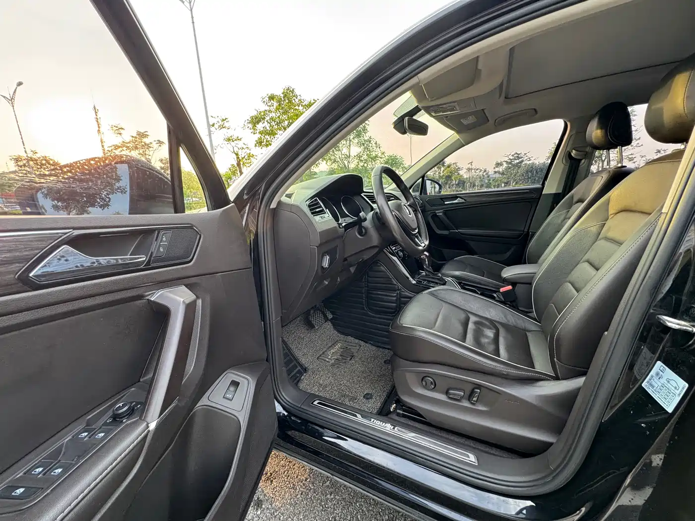 صورة 20 - Volkswagen Tiguan L
