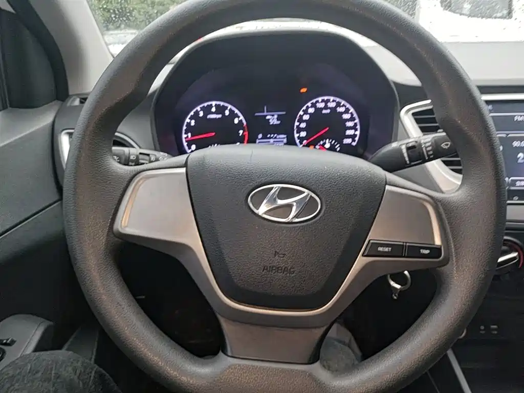 HYUNDAI ACCEPT