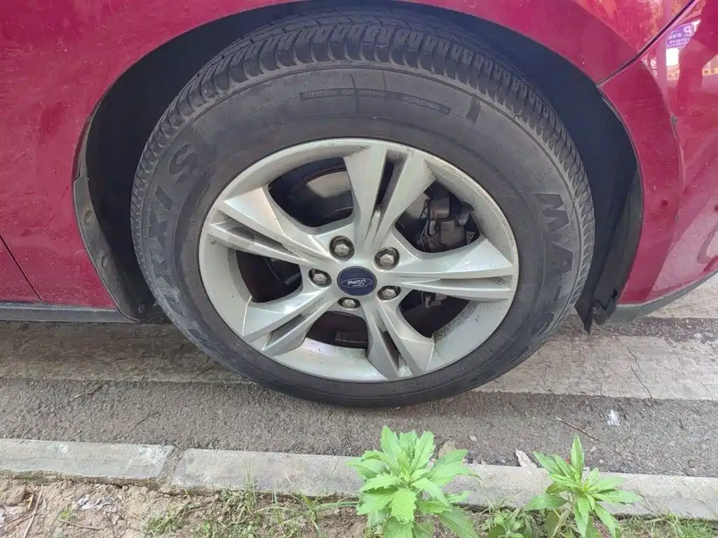 Фото 23 - Ford Focus