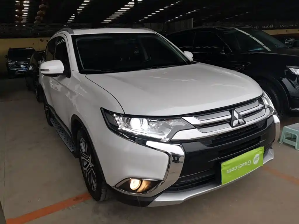 Mitsubishi Outlander 2018 2.0L 2WD Glory Edition 5-seater фото 4