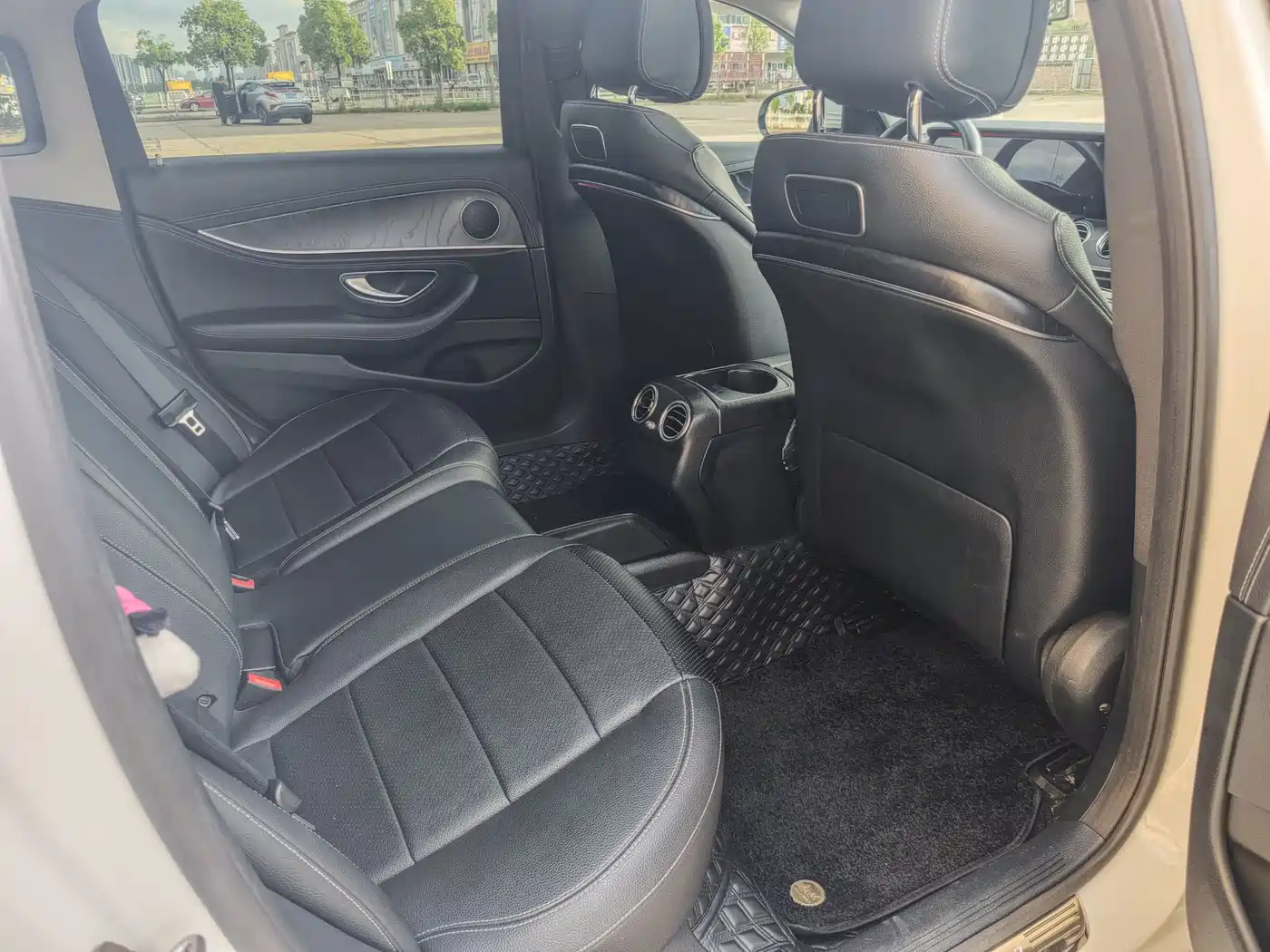 Mercedes-Benz E-Class 2016 E 200 L Sport Type фото 16
