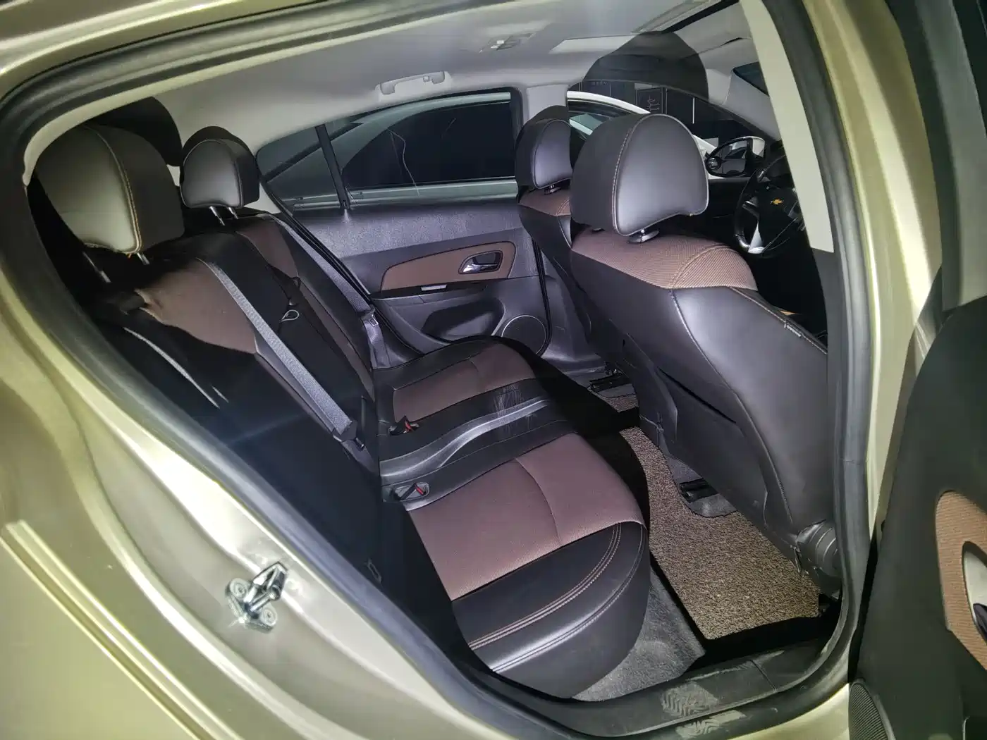 Chevrolet Cruze 2013 Hatchback 1.6L Automatic Luxury фото 5