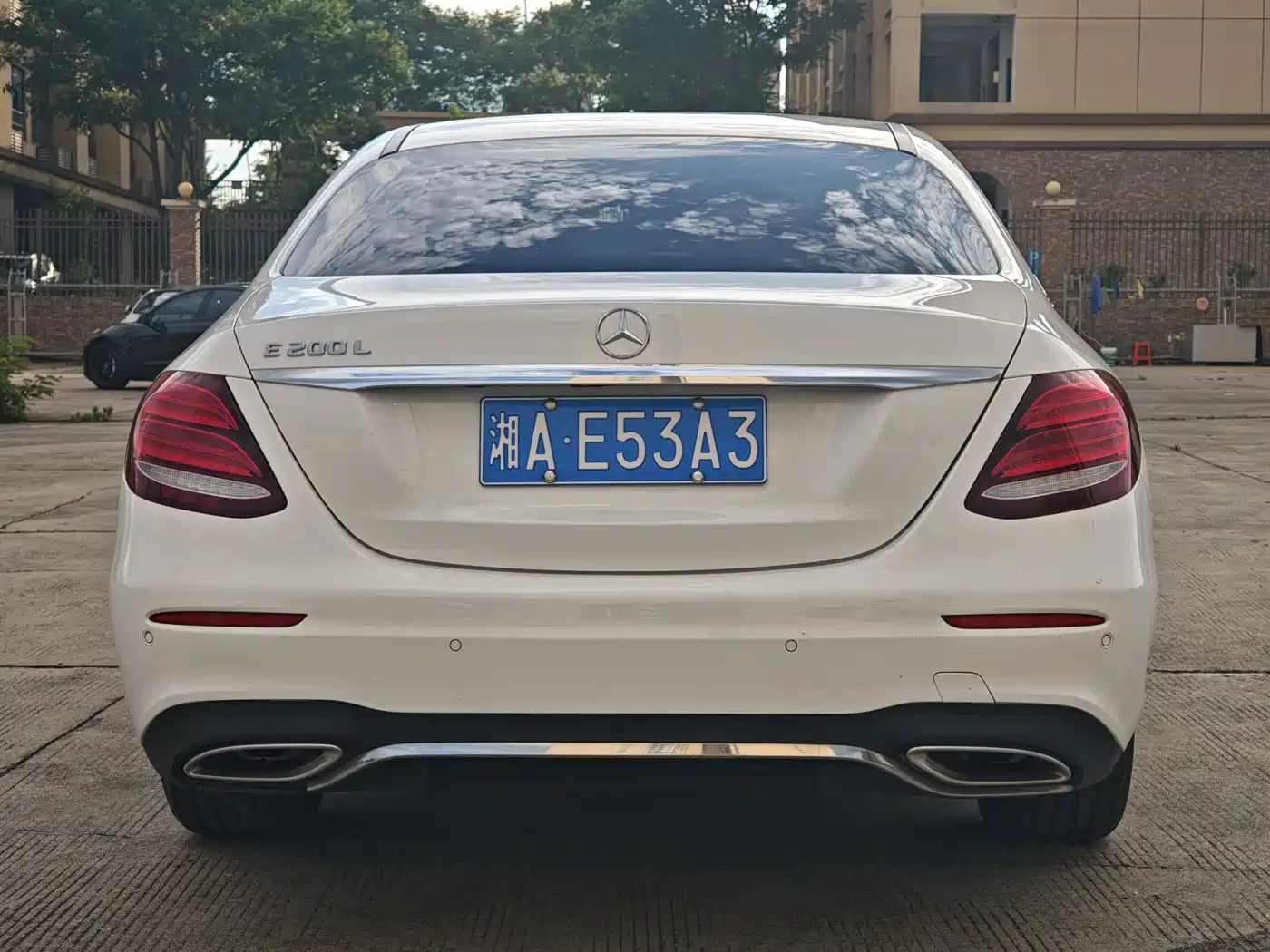 Mercedes-Benz E-Class 2016 E 200 L Sport Type фото 7