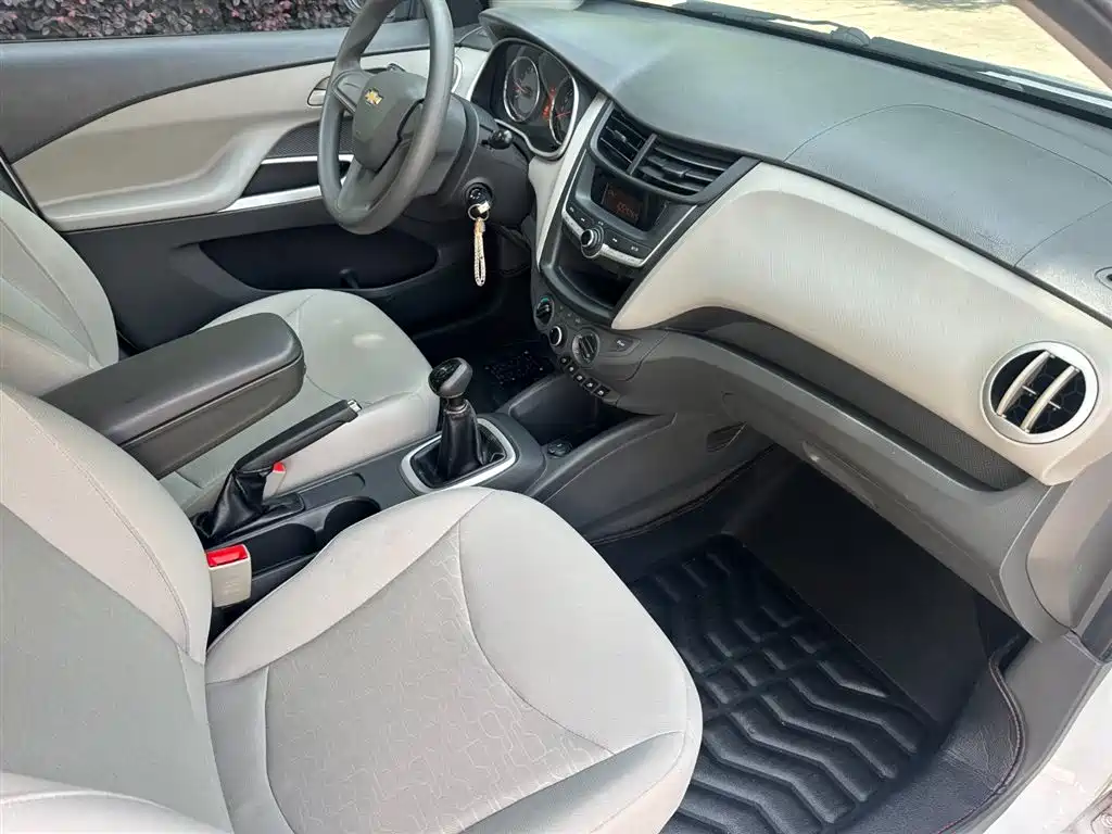 Chevrolet Sail 2015 Sail 3 1.3L Manual Ideal Edition фото 14