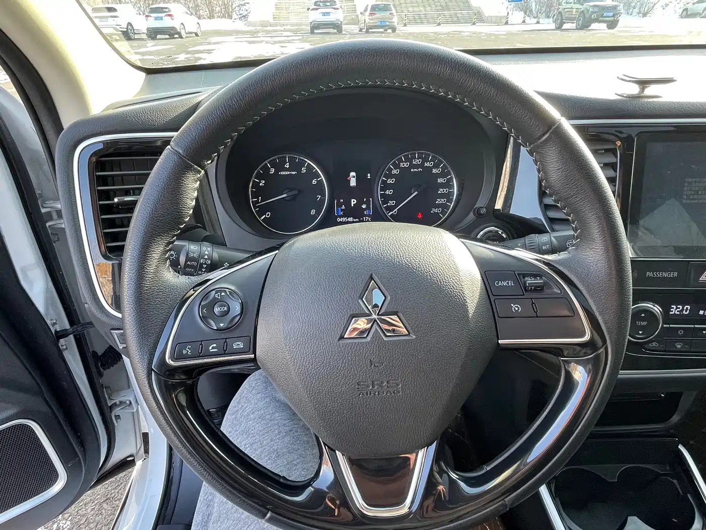 Mitsubishi Outlander 2021 Facelift 2.0L 2WD Premium Edition 7-Seater фото 24