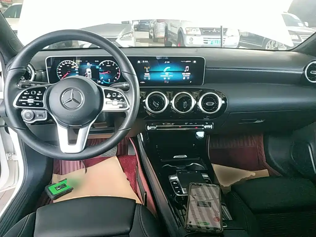 Mercedes-Benz A-Class (Import) 2020 2019 A 200 Dynamic Version