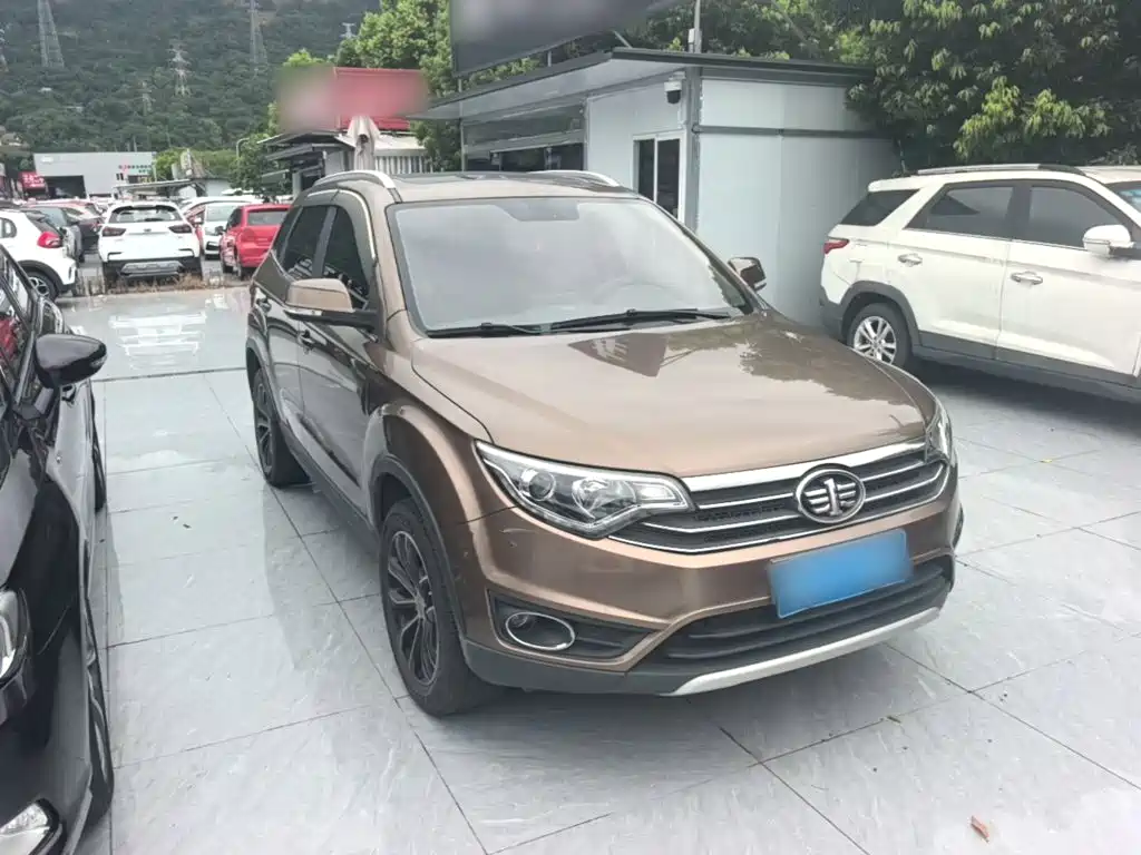 FAW Senya R7 2016 2016 1.6L Manual Premium