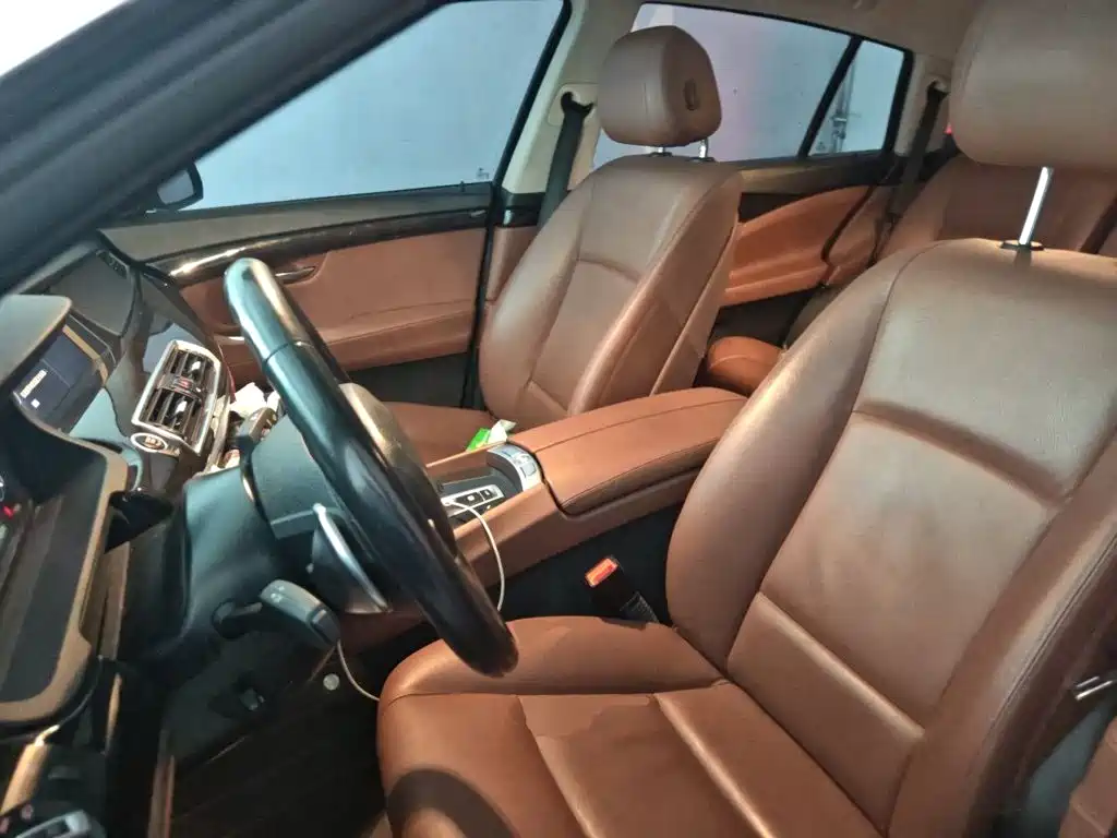 Photo 12 - BMW 5 Series GT